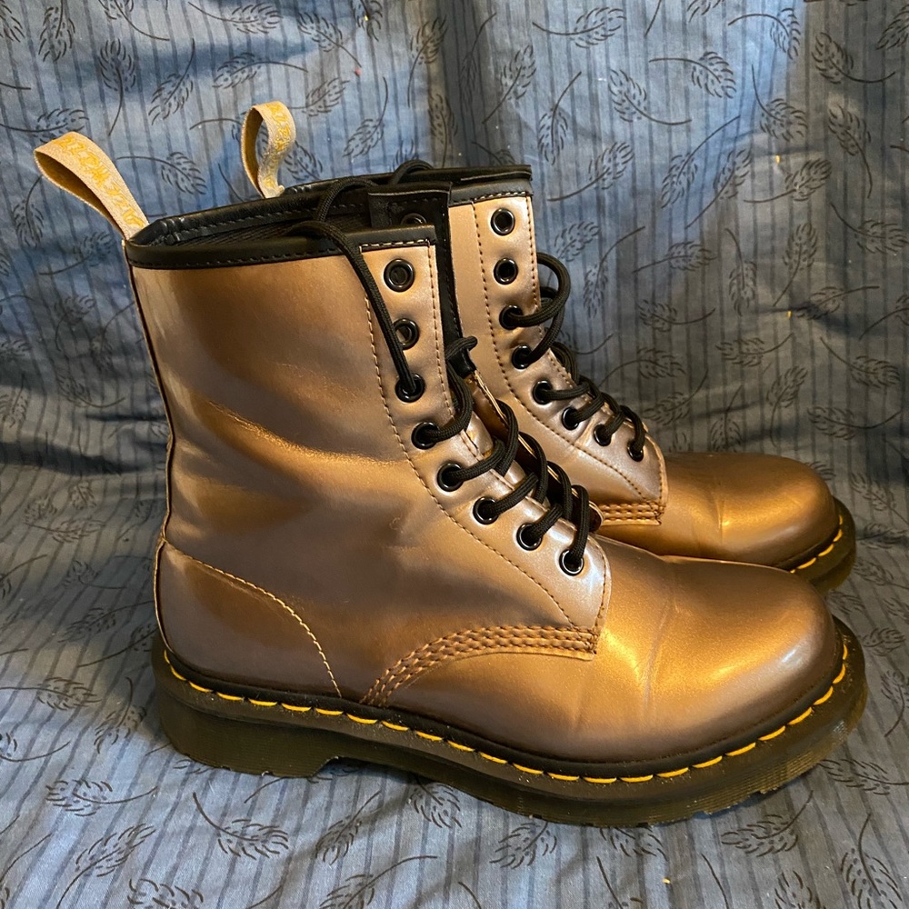 Dr Martens metallic rose gold vegan lace up boots womens 8